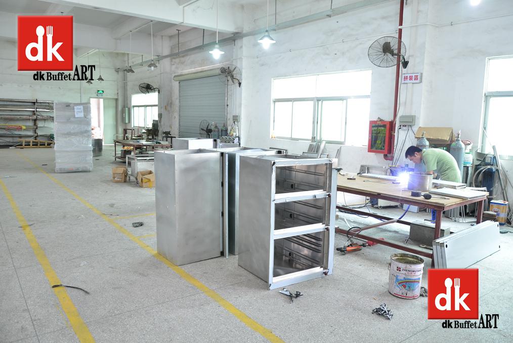打造高效餐飲服務(wù) 廚具工廠(chǎng)中的自助餐用具與自助餐臺(tái)